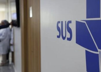 Ministério da Saúde anuncia investimento de R$ 546 milhões para aquisição de combos cirúrgicos e tomógrafos destinados ao SUS. Medida deve permitir mais de 428 mil cirurgias eletivas por ano.