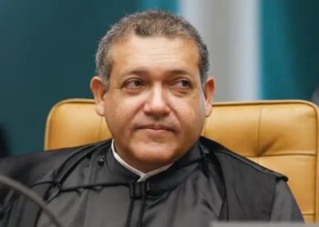 Presidente do STF, Edson Fachin rejeita pedido de senadores para declarar suspeição de Kassio Nunes Marques em ação que pede instalação da CPI do Banco Master no Senado.