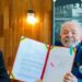 Presidente Lula sanciona lei que permite renovação automática e gratuita da CNH para motoristas sem infrações. Medida beneficia condutores com bom histórico e mantém exigência de exames médicos.