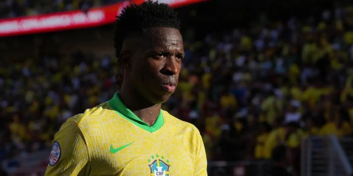 Vinícius Júnior pode igualar uma marca histórica na Copa do Mundo ao marcar gols em todos os jogos do torneio. Veja quem integra essa lista.