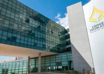 Mesa Diretora da CLDF aprova medida que reduz jornada de terceirizados para até 40 horas semanais e garante mais dias de descanso.