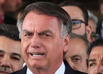 STF permite que defesa acompanhe depoimento de Bolsonaro à Polícia Civil do DF em inquérito que apura apreensão de arma registrada em seu nome.