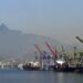Brasil e Estados Unidos negociam acordo comercial em meio a tarifas de até 25% e tensão política ligada às eleições de 2026, segundo avaliação do governo brasileiro.