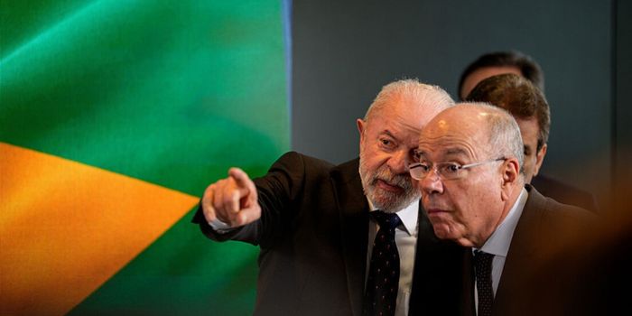 Brasil intensifica negociações com os Estados Unidos para evitar tarifa adicional de 25% sobre exportações. Governo aposta em acordo comercial e rejeita críticas ao Pix.