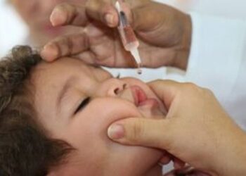 Ministério da Saúde inclui segunda dose de reforço contra a pólio aos 4 anos e reforça estratégia para manter o Brasil livre da doença.