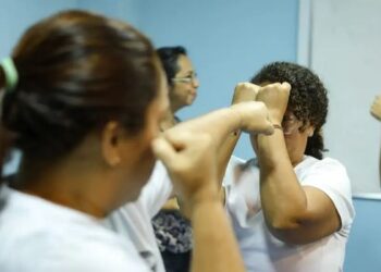 Projeto aprovado pelo Senado autoriza spray de defesa pessoal para mulheres, estabelece regras de comercialização e cria programa nacional de capacitação.