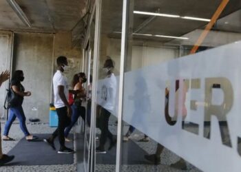 Uerj cria Observatório Social das Cotas para monitorar acesso, permanência e trajetória acadêmica de estudantes cotistas e fortalecer ações afirmativas.