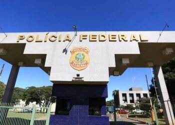 Polícia Federal investiga possível ataque hacker após envio de alerta falso da Defesa Civil para celulares em diversas regiões do país durante a madrugada.