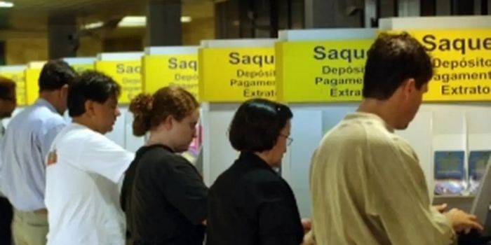 Febraban informa que bancos estarão fechados no feriado de Corpus Christi. PIX continuará operando normalmente e contas poderão ser pagas no próximo dia útil sem cobrança adicional.