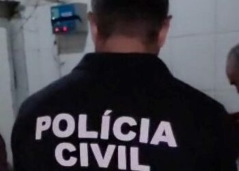 Polícia Civil, Prefeitura de Cariacica e Idaf interditam abatedouro clandestino no bairro Vista Linda. Operação apreendeu cerca de meia tonelada de carne sem inspeção sanitária e quatro suínos.