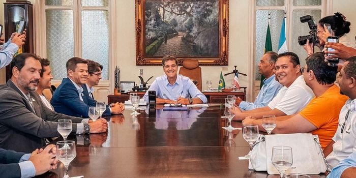 Governo do Espírito Santo regulamenta isenção de ICMS para motoristas de aplicativo e amplia benefício para taxistas adquirirem veículos eletrificados.