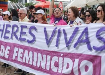 Número de feminicídios caiu 11,45% no Brasil entre abril e maio de 2026. Operações integradas e pacto nacional reforçam combate à violência contra a mulher.