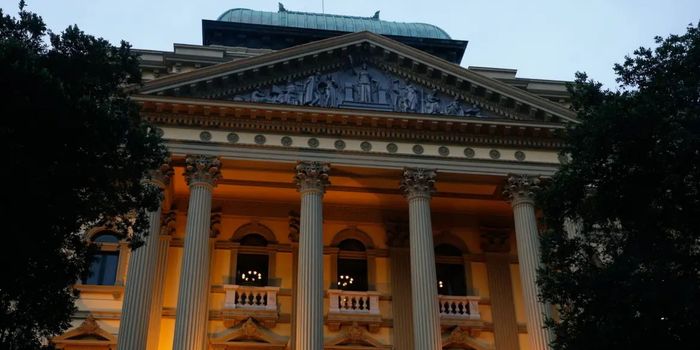 Fundação Biblioteca Nacional abre inscrições para o Prêmio Literário Biblioteca Nacional 2026. Concurso terá 13 categorias e premiação de R$ 30 mil para cada vencedor.