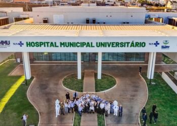 Durante visita ao Hospital Municipal Universitário de Rio Verde, Lula reforçou a importância do SUS, destacou investimentos federais na saúde e conheceu estrutura com tecnologia de cirurgia robótica.