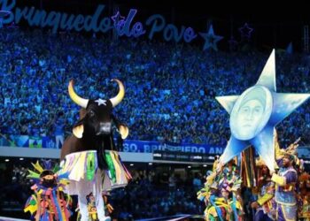 Caprichoso é campeão do Festival de Parintins 2026 ao vencer o Garantido por diferença mínima. Confira como foi a apuração e os quesitos avaliados.