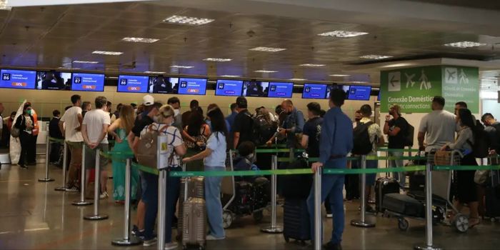 Aeroportos administrados pela Inframerica e Infraero esperam quase 400 mil passageiros durante o feriado de Corpus Christi. Confira os destinos mais procurados e as orientações aos viajantes.