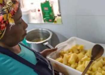 Governo federal anuncia investimento de R$ 2,9 milhões para expandir ações das Cozinhas Solidárias e promover inclusão produtiva da população em situação de rua.