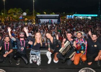 98ª Festa de São Pedro reúne grande público em Vitória com shows de Tierry e Luiza Andrade, gastronomia e programação cultural até domingo.
