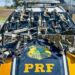 PRF encontra arsenal escondido em caminhão vindo da Argentina e registra a maior apreensão de fuzis da história da corporação.