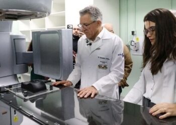 Hospital do Fundão inaugura a primeira UTI Inteligente do SUS, equipada com inteligência artificial para agilizar diagnósticos e reduzir filas de atendimento.