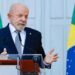 Em coletiva na França, Lula pede que Donald Trump respeite a soberania brasileira e não interfira nas eleições do país.