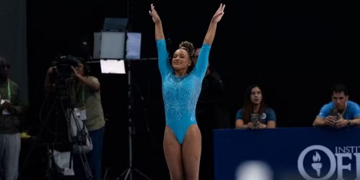 Rebeca Andrade voltou às competições em grande estilo e conquistou a medalha de ouro no salto do Pan-Americano de Ginástica Artística 2026.
