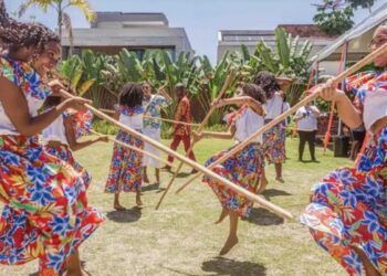 Fogueira de Xangô reúne moradores do Quilombo Urbano Mineiro Pau, no Rio de Janeiro, em uma celebração de mais de 150 anos marcada por cultura, fé e resistência.