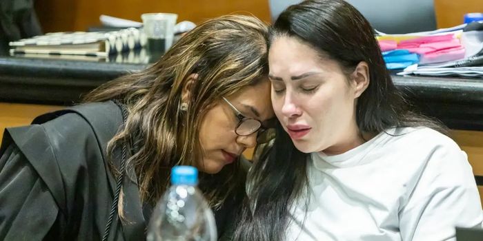 Monique Medeiros deixou o presídio após receber perdão judicial no caso Henry Borel. Ministério Público anuncia recurso contra decisão que desclassificou a acusação de homicídio doloso.
