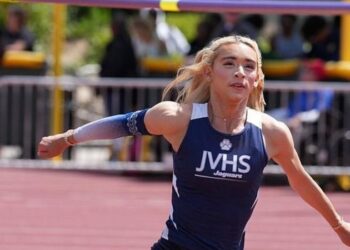 Atleta transgênero conquista títulos no campeonato estadual de atletismo da Califórnia e volta a gerar debates sobre inclusão, regras esportivas e participação em competições femininas.