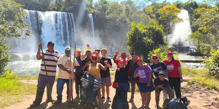 MST mobiliza cerca de 10 mil pessoas em 15 estados durante jornada ambiental, realiza plantio de mudas e protesta contra incinerador em São Paulo, reforçando críticas ao agronegócio.
