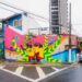 Artista Aline Bispo cria mural em São Paulo para marcar a contagem regressiva de um ano para a Copa do Mundo Feminina de 2027.