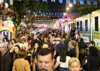 TV Brasil transmite neste fim de semana os festejos juninos de Caruaru, Mossoró e Assú. O especial Arraiá Brasil reúne shows ao vivo e atrações culturais para todo o país.