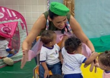 Projeto "O Sabor do Afeto no Grupo Inicial" promove acolhimento, empatia e desenvolvimento infantil entre bebês do CMEI Georgina da Trindade Faria por meio de atividades lúdicas e afetivas.