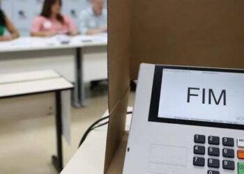 Roraima realiza eleição suplementar para governador neste domingo. Mais de 384 mil eleitores estão aptos a votar em todo o estado.