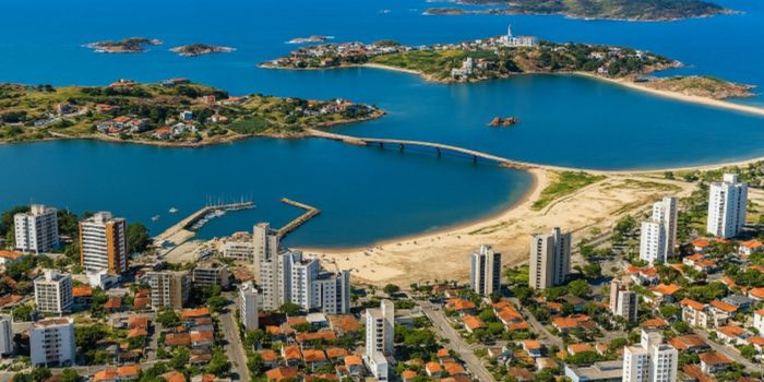 A Praça dos Namorados completa 39 anos como um dos principais cartões-postais de Vitória. Espaço reúne lazer, esporte, cultura, feira de artesanato e belas paisagens à beira-mar.