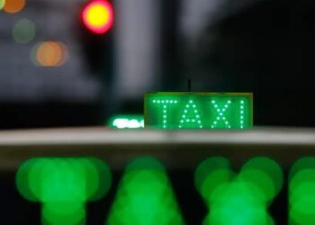 Programa federal oferece crédito facilitado para compra de carros e motos zero quilômetro com juros reduzidos.