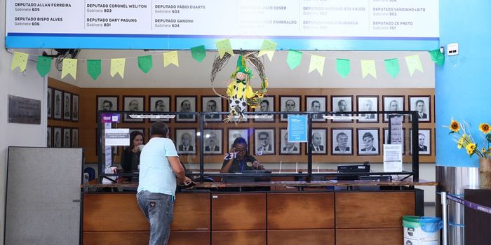 A Assembleia Legislativa do Espírito Santo terá expediente das 7h às 12h na segunda-feira (29) por causa do jogo da Seleção Brasileira. Sessão ordinária será realizada às 11h.