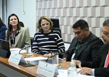 Senado debate curso de Enfermagem Intercultural Indígena da Unemat, considerado modelo para formação de profissionais de saúde voltados às comunidades indígenas brasileiras.