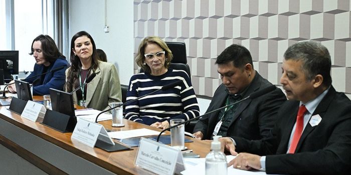 Senado debate curso de Enfermagem Intercultural Indígena da Unemat, considerado modelo para formação de profissionais de saúde voltados às comunidades indígenas brasileiras.