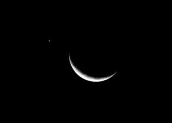 Lua crescente e planetas formam espetáculo no céu brasileiro. Observação pode ser feita sem equipamentos e continua nos próximos dias.