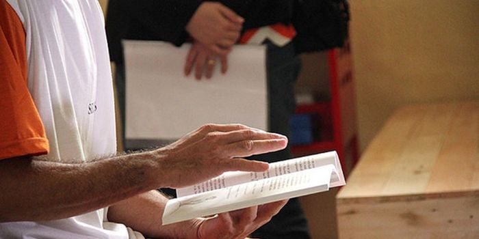 Tribuna Popular da Ales debate projetos de ressocialização por meio da literatura, demandas das pessoas com deficiência visual e ações dos conselhos de segurança.