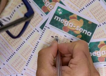 Aposta de Brasília acerta sozinha as seis dezenas da Mega-Sena e fatura mais de R$ 30,4 milhões. Confira os números sorteados e os detalhes do concurso 3.015.