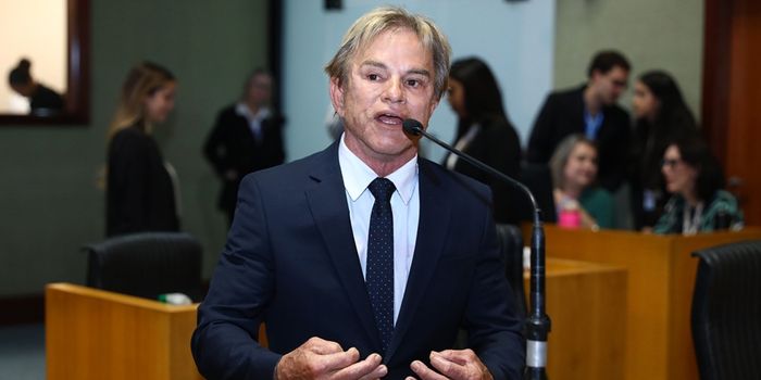 Greve nacional dos garis repercute na Ales. Parlamentares apoiam projeto que cria piso salarial e regulamenta a profissão de limpeza urbana.