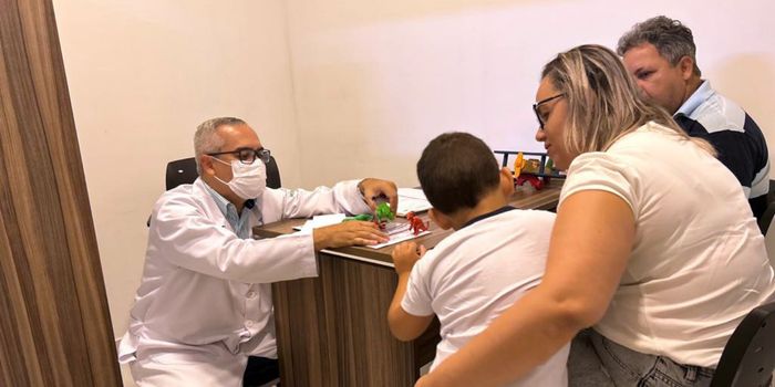 Projeto de lei na Ales propõe protocolos especiais em atendimentos de urgência para pessoas com autismo e síndrome de Down, garantindo mais segurança e acolhimento.