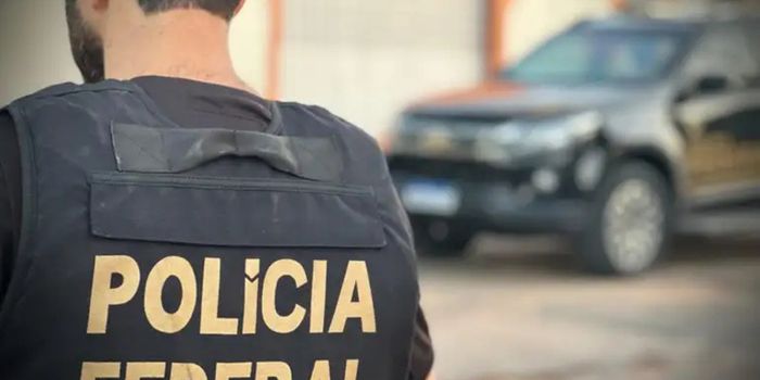 PF executa 18 mandados na Bahia, São Paulo e Distrito Federal durante nova fase da Operação Compliance Zero. Caso investiga supostos crimes financeiros e corrupção.