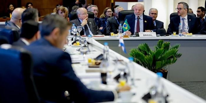 Lula defende fortalecimento do Mercosul, ampliação do Focem e maior cooperação entre os países do bloco durante cúpula realizada em Assunção.