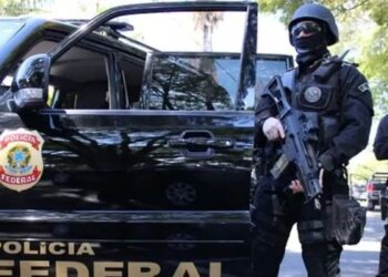 Polícia Federal deflagra Operação Balcãs contra organização criminosa envolvida com tráfico internacional de drogas e lavagem de dinheiro. Justiça determina bloqueio de bens de até R$ 20 milhões.