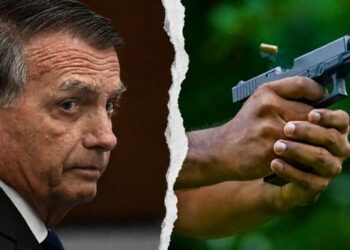 Ex-presidente Jair Bolsonaro presta depoimento à Polícia Civil do DF sobre pistola apreendida em blitz. Defesa diz que arma estava registrada e nega irregularidades.