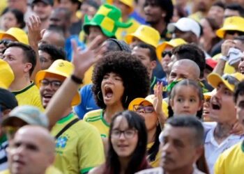 Vale do Anhangabaú reúne torcedores para acompanhar Brasil x Japão em telão durante a Copa do Mundo de 2026. Entrada na Fan Zone é gratuita.
