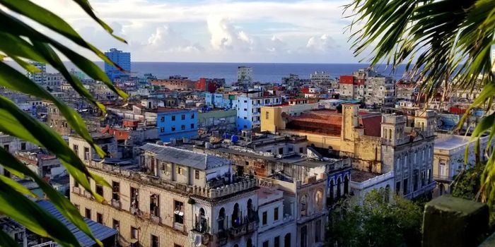 Estados Unidos ampliam sanções contra Cuba e incluem o presidente Miguel Díaz-Canel, empresas de turismo e mineração e órgãos estatais. Governo cubano reage e denuncia agravamento do bloqueio econômico.